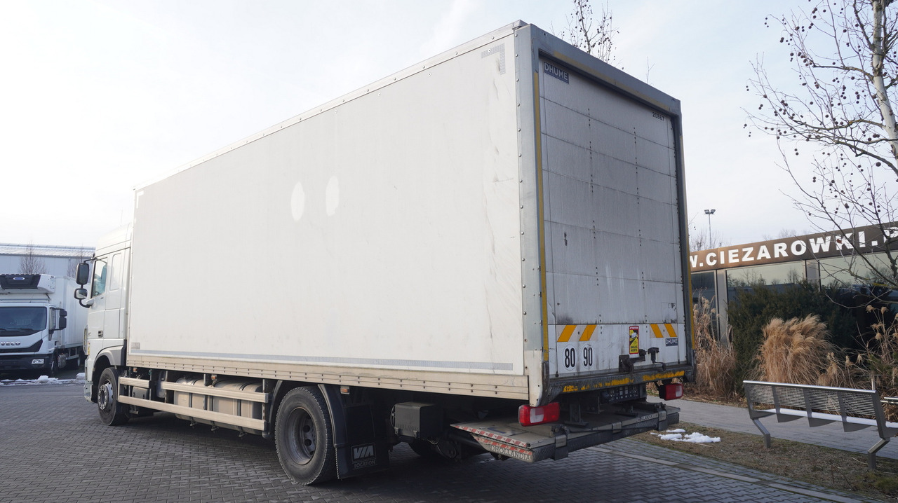 DAF XF 410 EURO 6 /410 HP / 20 EPAL / Dhollandia lift 1500 kg - Dobozos felépítményű teherautó: 4 kép. DAF XF 410 EURO 6 /410 HP / 20 EPAL / Dhollandia lift 1500 kg - Dobozos felépítményű teherautó: 4 kép.