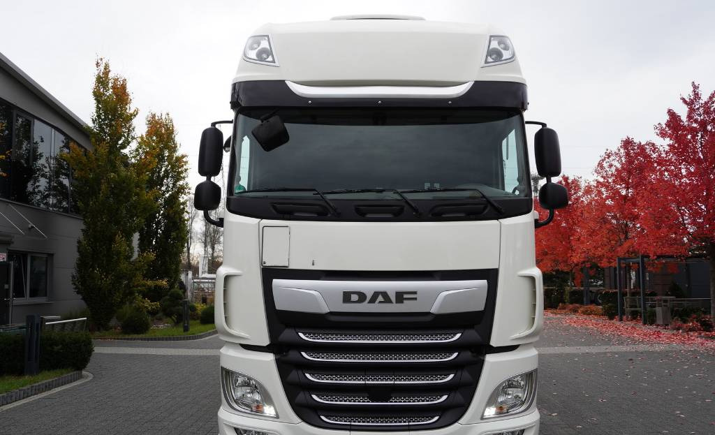 DAF XF 450 6×2 E6 / Refrigerator Lacapitaine / ATP/FRC to 2027 / 18 pallets - Hűtős teherautó: 2 kép. DAF XF 450 6×2 E6 / Refrigerator Lacapitaine / ATP/FRC to 2027 / 18 pallets - Hűtős teherautó: 2 kép.