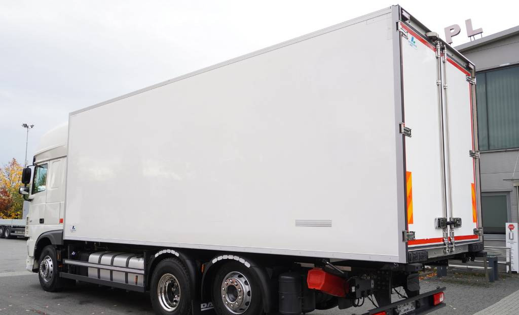 DAF XF 450 6×2 E6 / Refrigerator Lacapitaine / ATP/FRC to 2027 / 18 pallets - Hűtős teherautó: 5 kép. DAF XF 450 6×2 E6 / Refrigerator Lacapitaine / ATP/FRC to 2027 / 18 pallets - Hűtős teherautó: 5 kép.