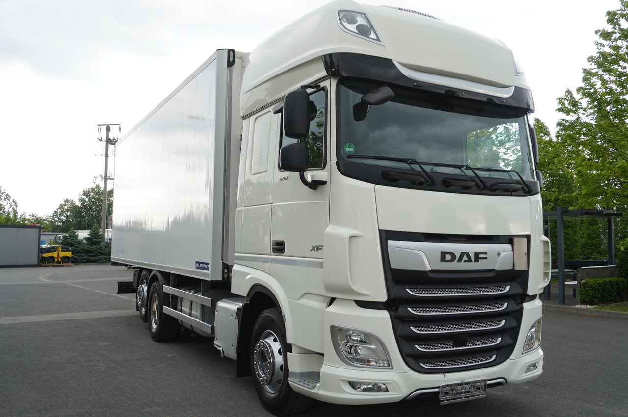 DAF XF 480 EURO 6/ 2021 / Lamberet Refrigerator / Carrier Vector 1550 - Hűtős teherautó: 4 kép. DAF XF 480 EURO 6/ 2021 / Lamberet Refrigerator / Carrier Vector 1550 - Hűtős teherautó: 4 kép.