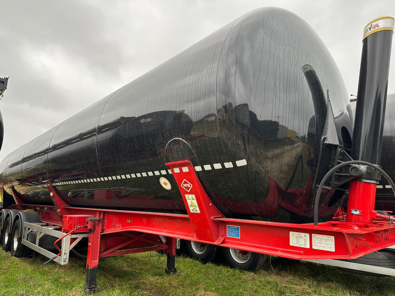 FELDBINDER 334C 15 A-1-1-40 Silo tank / 66 m3 / 2022 / 20 units - Silós félpótkocsi: 3 kép. FELDBINDER 334C 15 A-1-1-40 Silo tank / 66 m3 / 2022 / 20 units - Silós félpótkocsi: 3 kép.