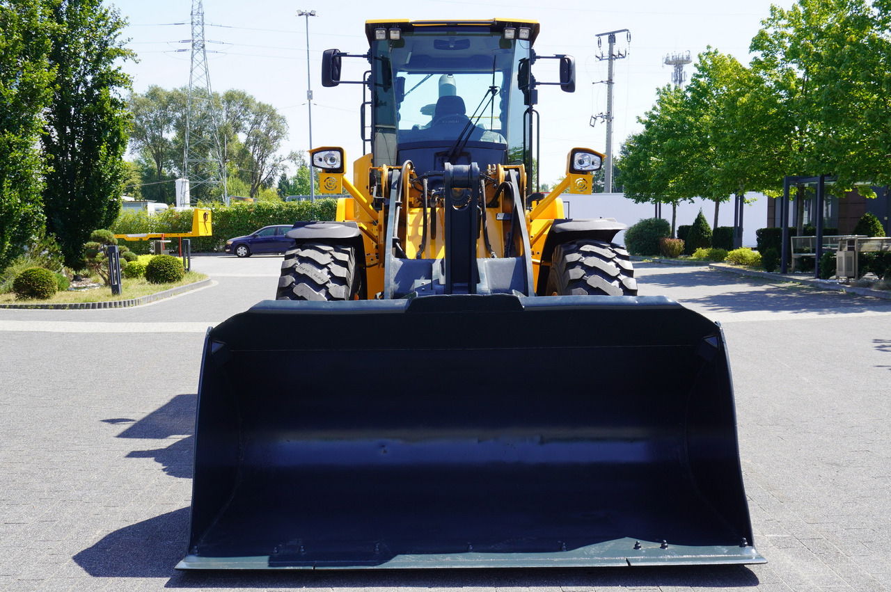 HYUNDAI HL940A articulated loader / year 2021 / weight 13.5t year of production 2021 - Gumikerekes homlokrakodó: 5 kép. HYUNDAI HL940A articulated loader / year 2021 / weight 13.5t year of production 2021 - Gumikerekes homlokrakodó: 5 kép.