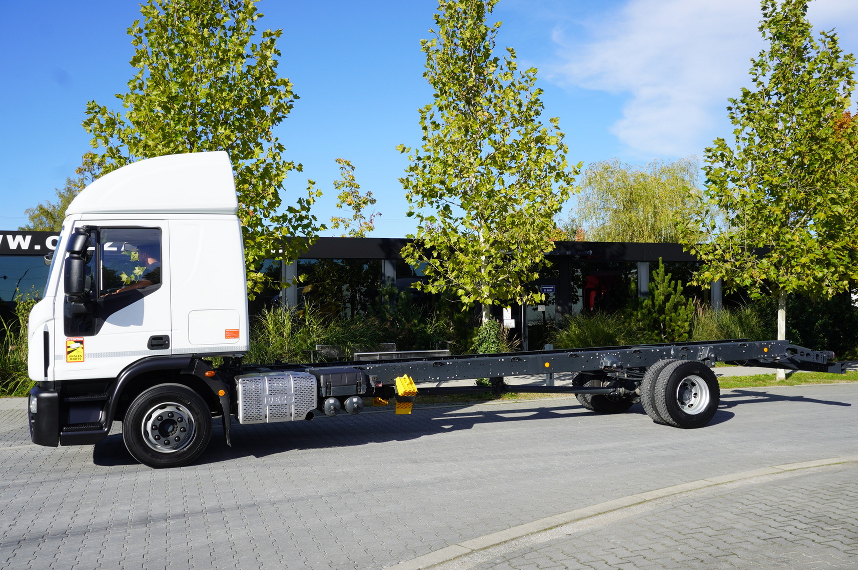 IVECO Eurocargo 140e19 4×2 E6 Glob / ADR / frame 8,1m - Alvaz teherautó: 2 kép. IVECO Eurocargo 140e19 4×2 E6 Glob / ADR / frame 8,1m - Alvaz teherautó: 2 kép.