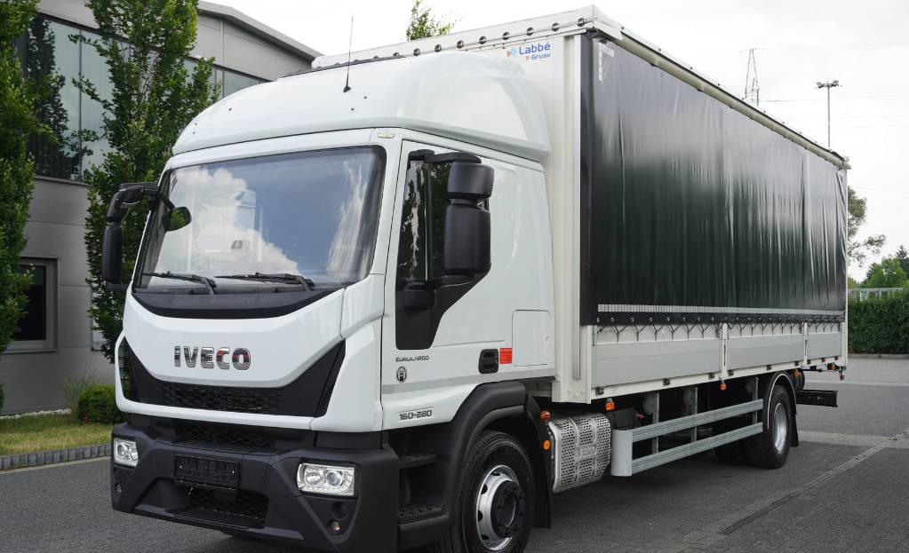 IVECO Eurocargo 160-280 GLOB E6 Tarpaulin / GVW 16 tons - Ponyvás teherautó: 3 kép. IVECO Eurocargo 160-280 GLOB E6 Tarpaulin / GVW 16 tons - Ponyvás teherautó: 3 kép.
