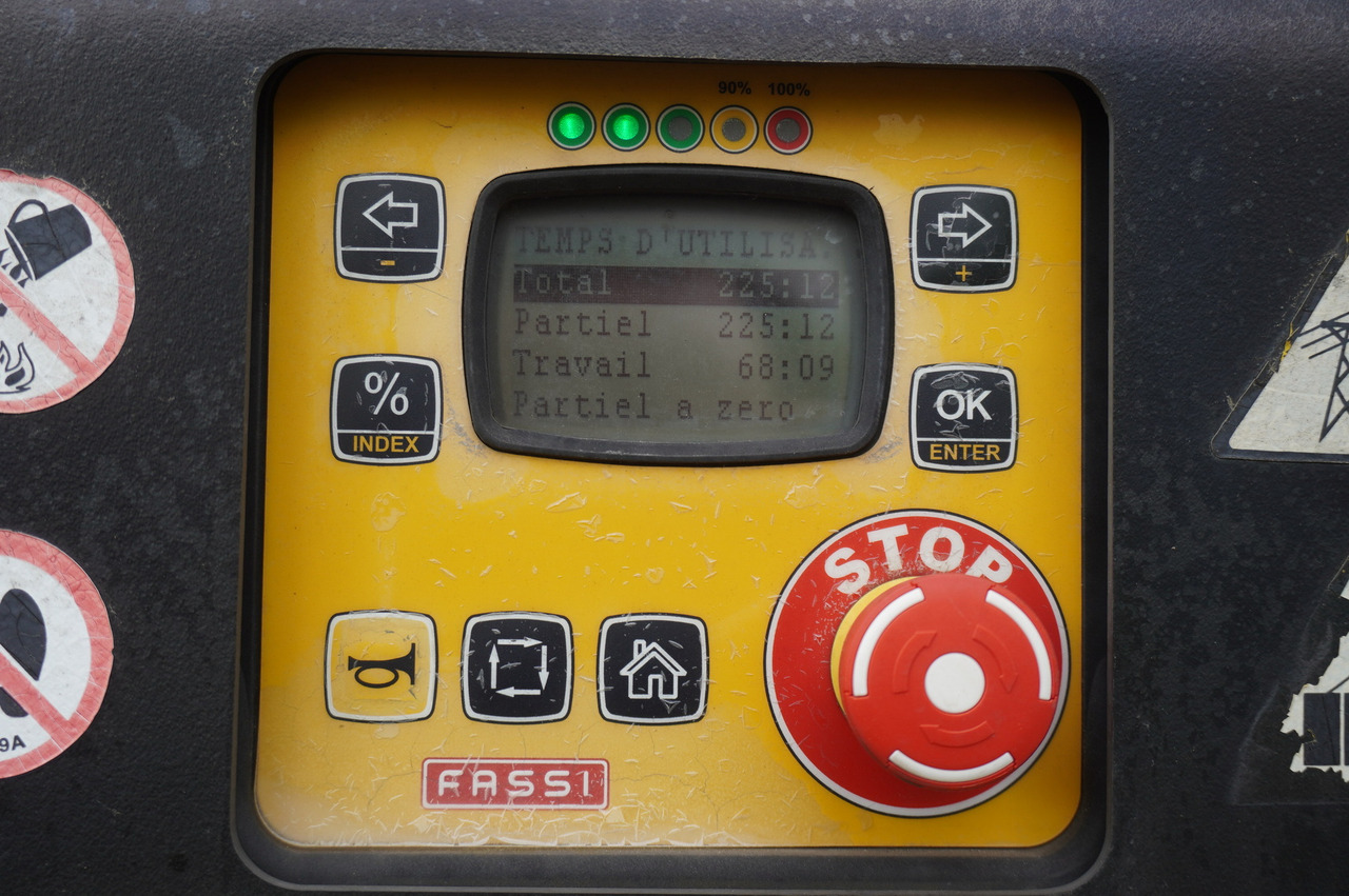 IVECO STRALIS 19.310 E6 / Flatbed 19 EPAL / FASSI F135 / 225 MTH! / 5.7 T - Darus autó, Darus autó: 2 kép. IVECO STRALIS 19.310 E6 / Flatbed 19 EPAL / FASSI F135 / 225 MTH! / 5.7 T - Darus autó, Darus autó: 2 kép.