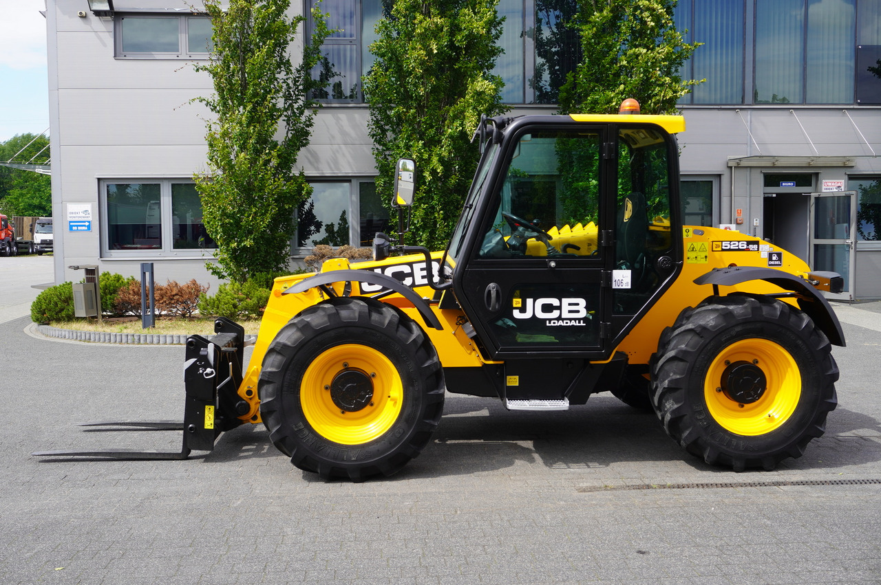 JCB 526-56 AGRI Plus / 5.6 m telescopic loader / joystick - Teleszkópos homlokrakodó: 2 kép. JCB 526-56 AGRI Plus / 5.6 m telescopic loader / joystick - Teleszkópos homlokrakodó: 2 kép.