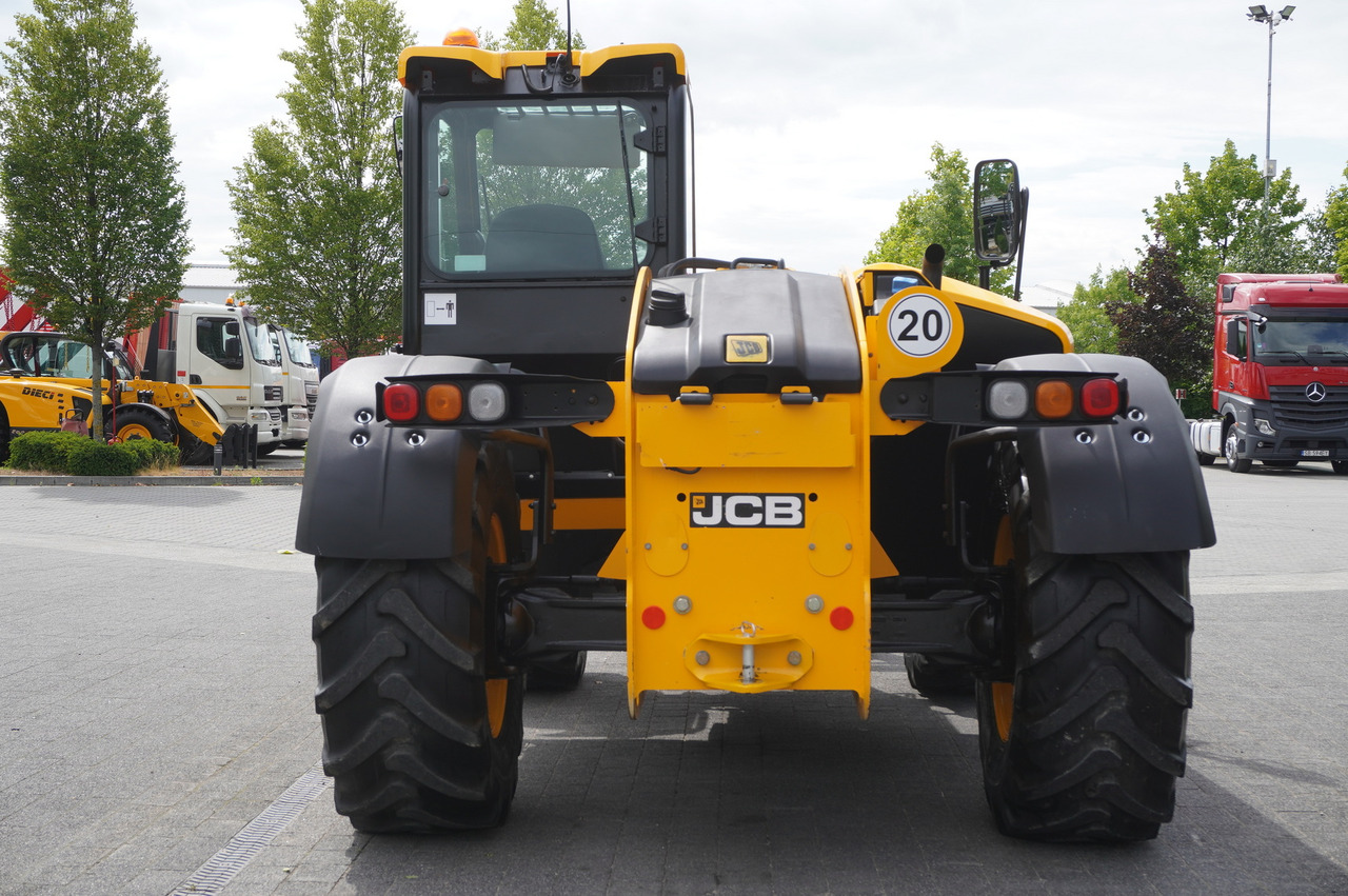 JCB 526-56 AGRI Plus / 5.6 m telescopic loader / joystick - Teleszkópos homlokrakodó: 4 kép. JCB 526-56 AGRI Plus / 5.6 m telescopic loader / joystick - Teleszkópos homlokrakodó: 4 kép.