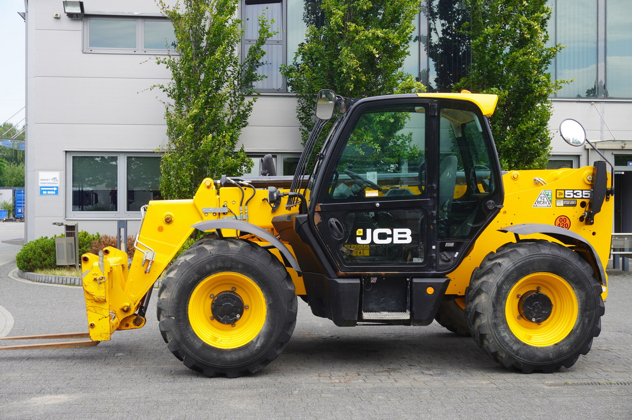 JCB 535-95 / 3.5 T / range 9.5 m / joystick / 2021 - Teleszkópos homlokrakodó: 4 kép. JCB 535-95 / 3.5 T / range 9.5 m / joystick / 2021 - Teleszkópos homlokrakodó: 4 kép.