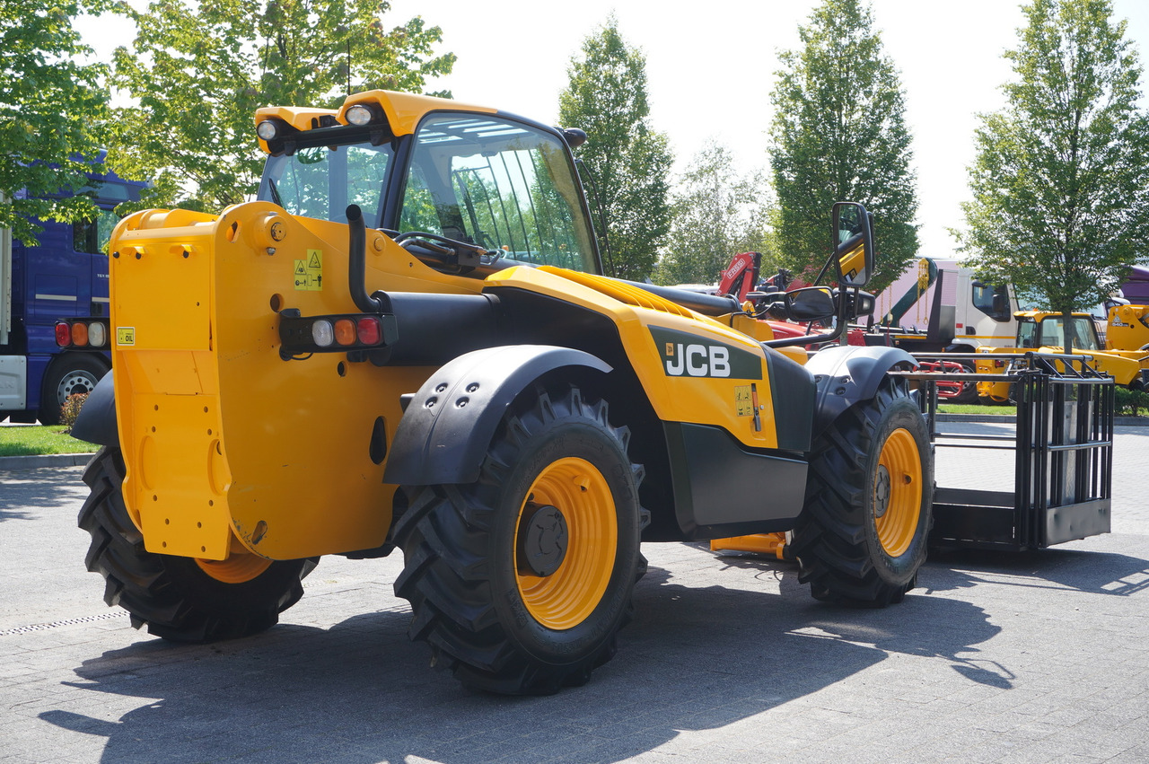 JCB 535-95 / 3.5 T / range 9.5 m / joystick - Teleszkópos rakodó: 5 kép. JCB 535-95 / 3.5 T / range 9.5 m / joystick - Teleszkópos rakodó: 5 kép.