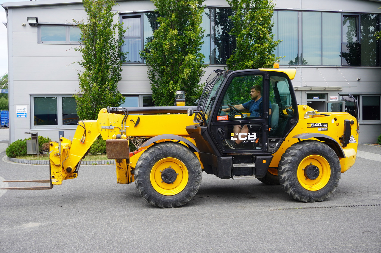 JCB 540-140 telescopic loader / 14 m range / 1800 MTH - Teleszkópos homlokrakodó: 3 kép. JCB 540-140 telescopic loader / 14 m range / 1800 MTH - Teleszkópos homlokrakodó: 3 kép.