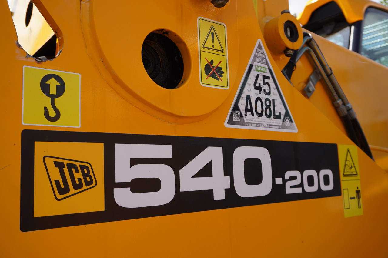 JCB 540-200 Telescopic Loader / 20 m reach / joystick / 2 units - Gumikerekes homlokrakodó: 5 kép. JCB 540-200 Telescopic Loader / 20 m reach / joystick / 2 units - Gumikerekes homlokrakodó: 5 kép.