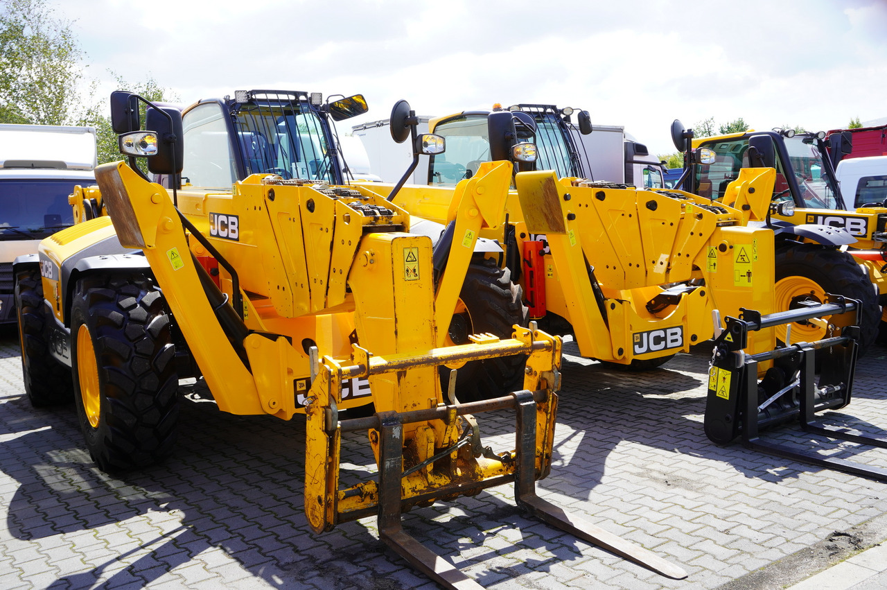 JCB 540-200 Telescopic Loader / 20 m reach / joystick / 2 units - Gumikerekes homlokrakodó: 2 kép. JCB 540-200 Telescopic Loader / 20 m reach / joystick / 2 units - Gumikerekes homlokrakodó: 2 kép.