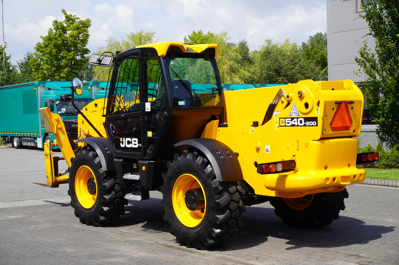 JCB 540-200 Telescopic Loader / 20 m reach / joystick - Teleszkópos homlokrakodó: 4 kép. JCB 540-200 Telescopic Loader / 20 m reach / joystick - Teleszkópos homlokrakodó: 4 kép.