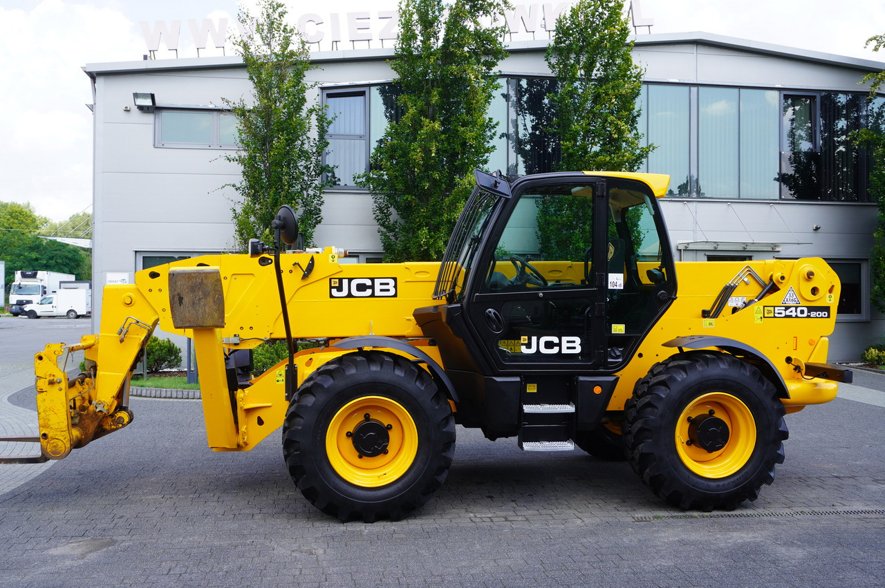 JCB 540-200 Telescopic Loader / 20 m reach / joystick - Teleszkópos homlokrakodó: 3 kép. JCB 540-200 Telescopic Loader / 20 m reach / joystick - Teleszkópos homlokrakodó: 3 kép.