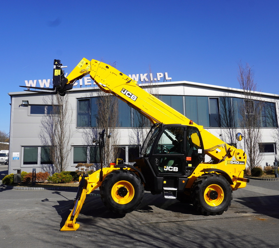 JCB 540-200 Telescopic Loader / 20m / joystick - Gumikerekes homlokrakodó: 1 kép. JCB 540-200 Telescopic Loader / 20m / joystick - Gumikerekes homlokrakodó: 1 kép.