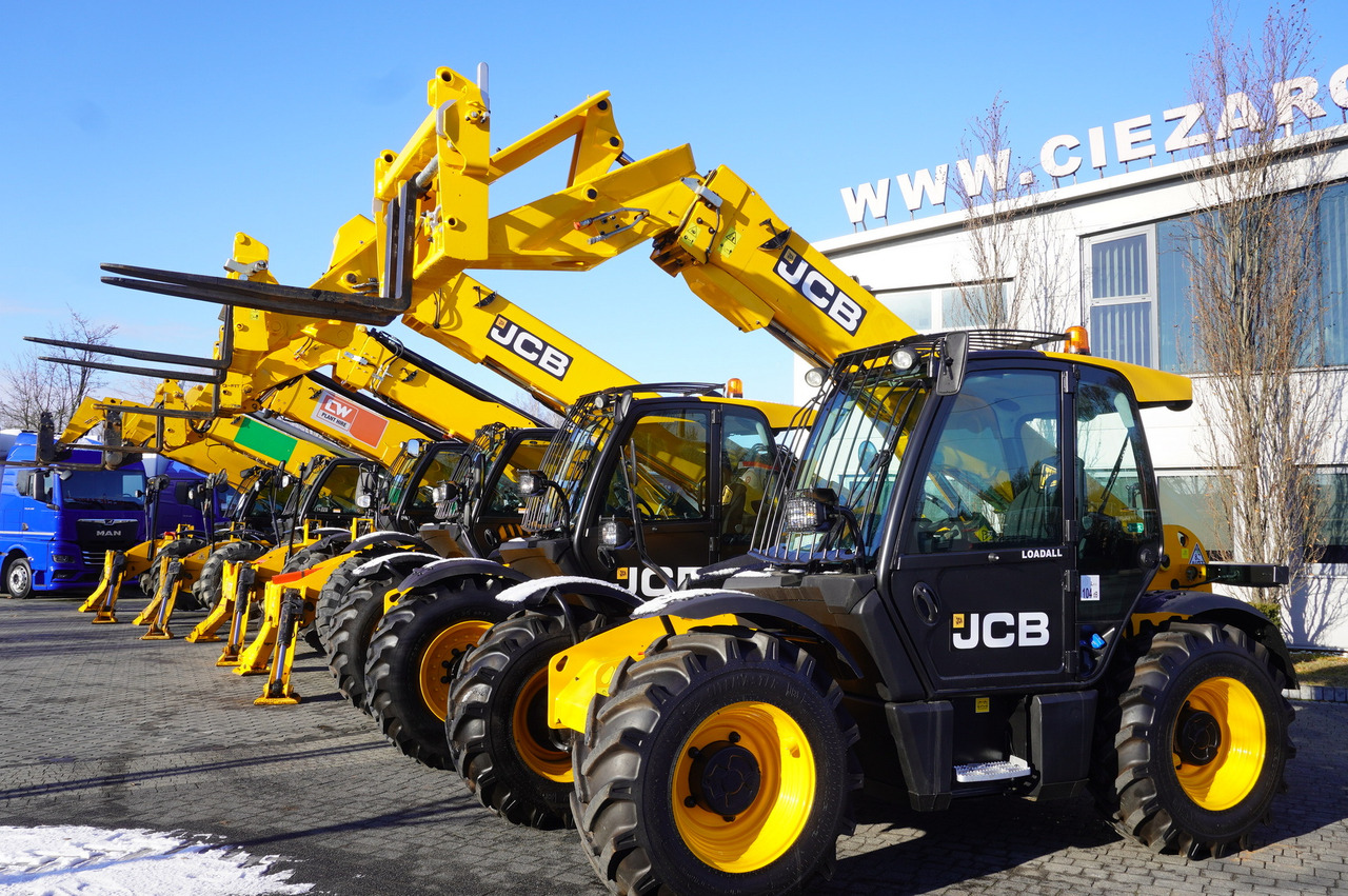 JCB 540-200 Telescopic Loader / 20m / joystick - Gumikerekes homlokrakodó: 4 kép. JCB 540-200 Telescopic Loader / 20m / joystick - Gumikerekes homlokrakodó: 4 kép.