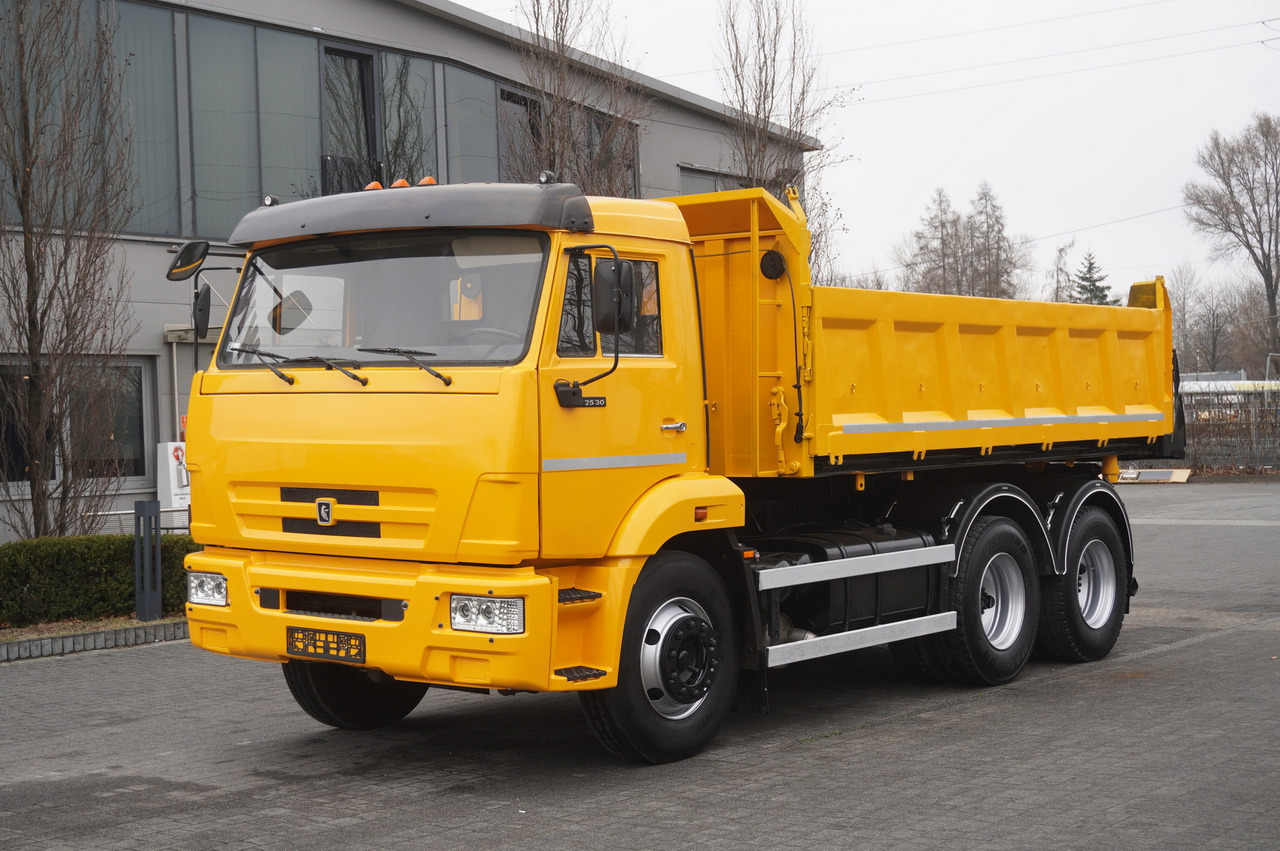 KAMAZ T2530 E5 6×4 / 3-sided tipper - Billenőplatós teherautó, Darus autó: 3 kép. KAMAZ T2530 E5 6×4 / 3-sided tipper - Billenőplatós teherautó, Darus autó: 3 kép.