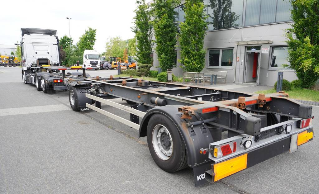 KOGEL BDF Low Deck Mega trailer - Pótkocsi cserefelépítményes: 3 kép. KOGEL BDF Low Deck Mega trailer - Pótkocsi cserefelépítményes: 3 kép.