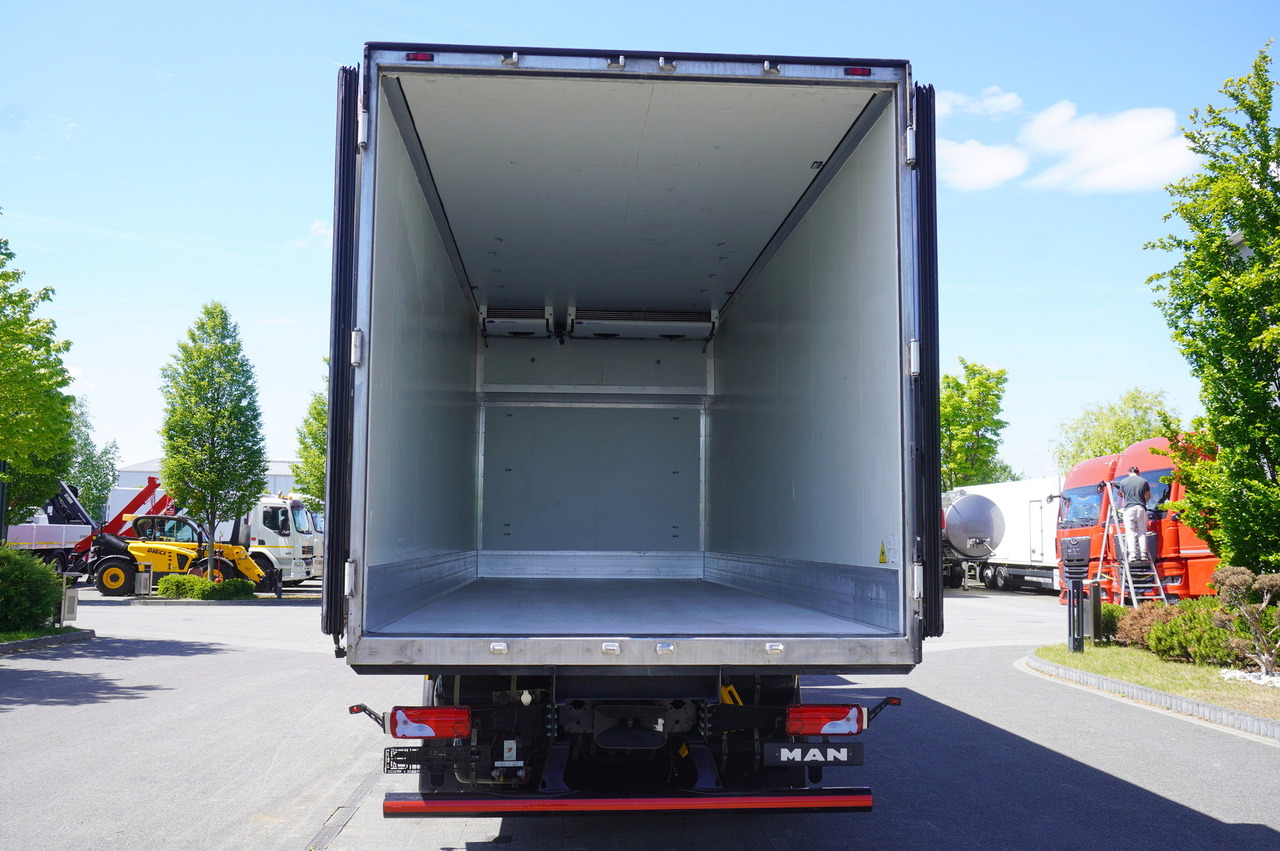 MAN GX 26.510 / 2022 / NEW Krone bitemperature refrigerated truck / Carrier Supra 850 MT / 4 units - Hűtős teherautó: 4 kép. MAN GX 26.510 / 2022 / NEW Krone bitemperature refrigerated truck / Carrier Supra 850 MT / 4 units - Hűtős teherautó: 4 kép.