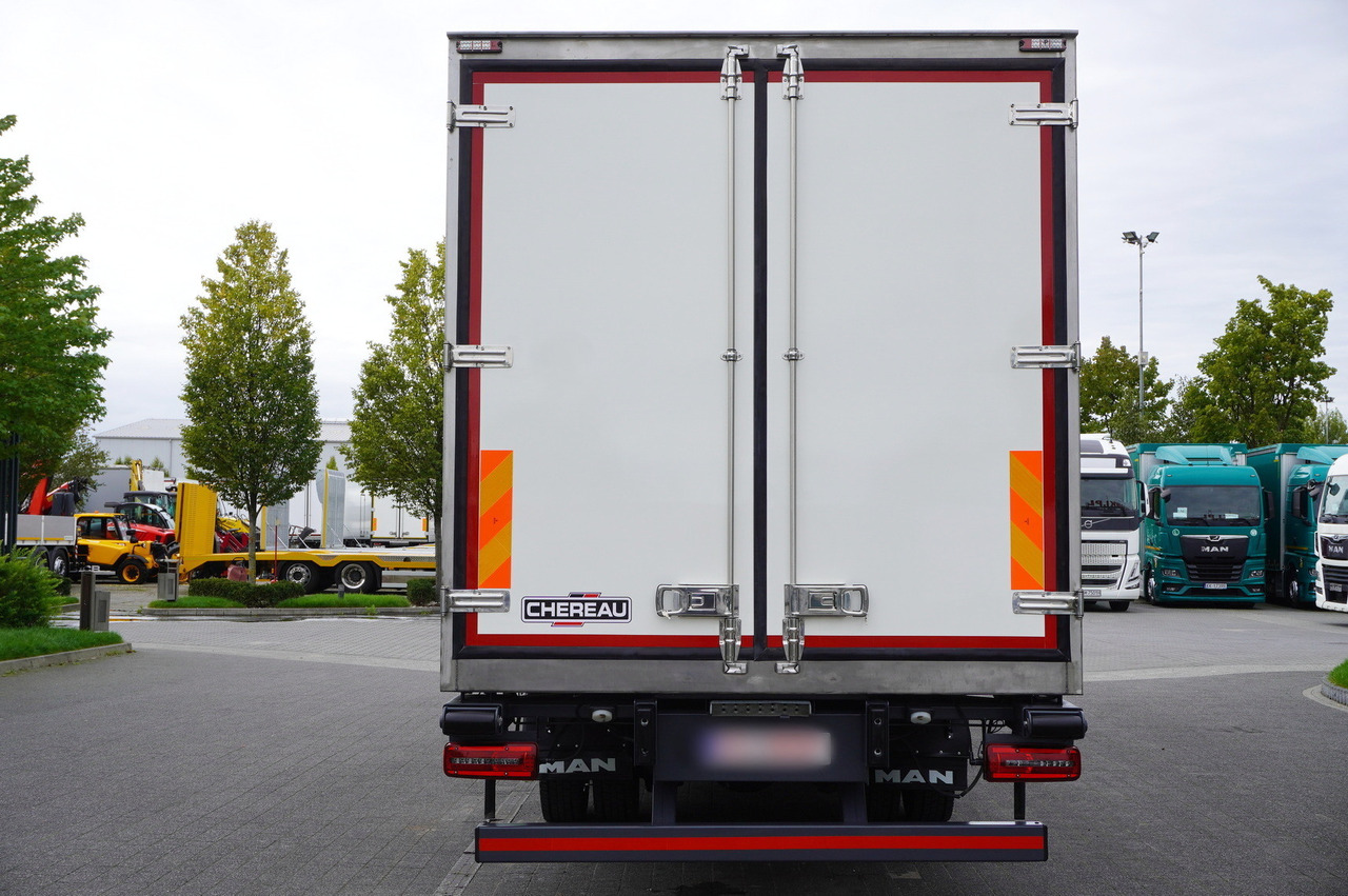 MAN TGL 12.190 / CHEREAU Refrigerator 18 PAL multitemperature / Thermoking T-1200R / 100,000 km - Hűtős teherautó: 5 kép. MAN TGL 12.190 / CHEREAU Refrigerator 18 PAL multitemperature / Thermoking T-1200R / 100,000 km - Hűtős teherautó: 5 kép.