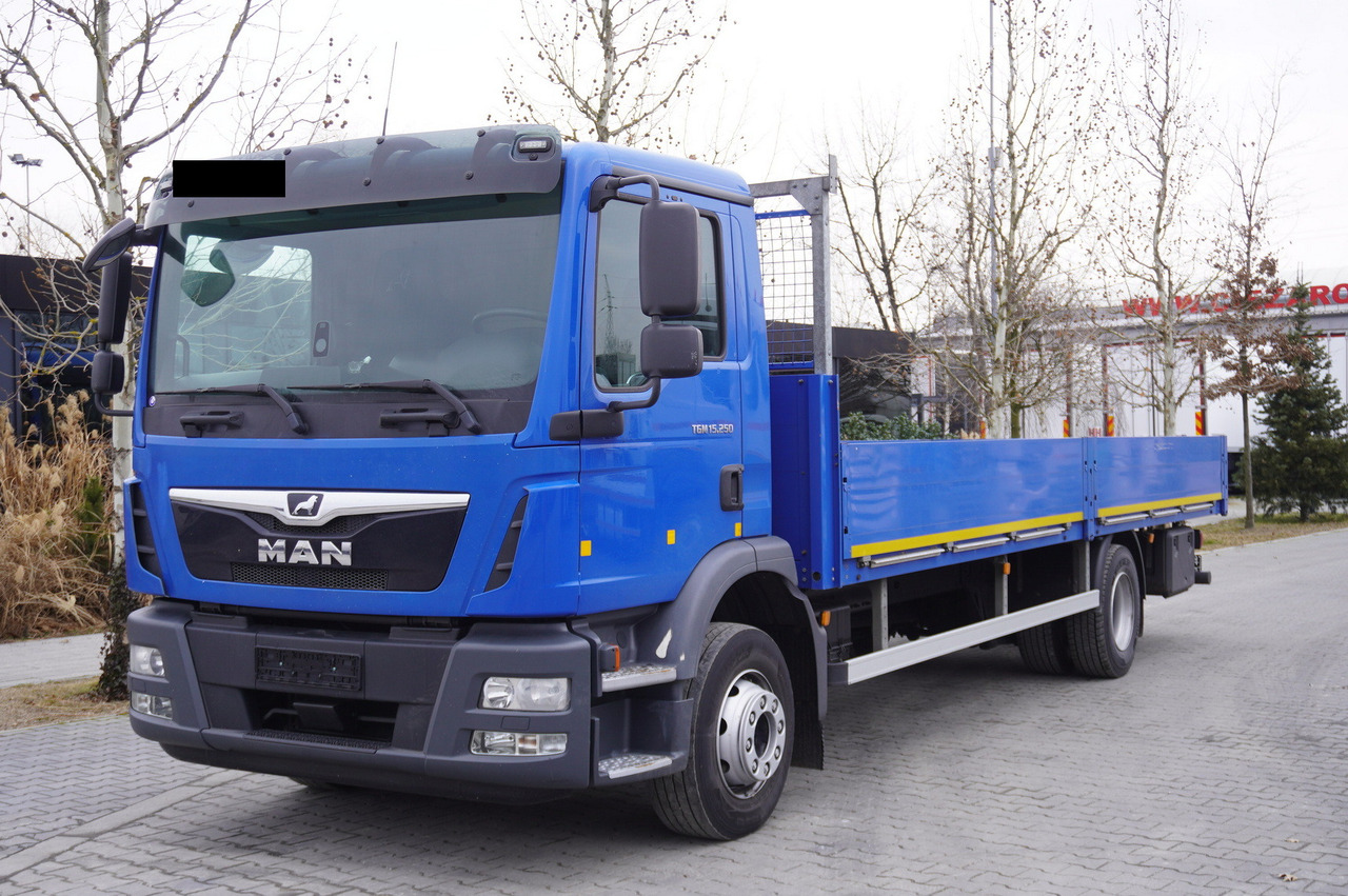 MAN TGM 15.250 / 160,000 km! / 2021 / Flatbed 18 EPAL / 8.8 t capacity - Platós teherautó: 1 kép. MAN TGM 15.250 / 160,000 km! / 2021 / Flatbed 18 EPAL / 8.8 t capacity - Platós teherautó: 1 kép.