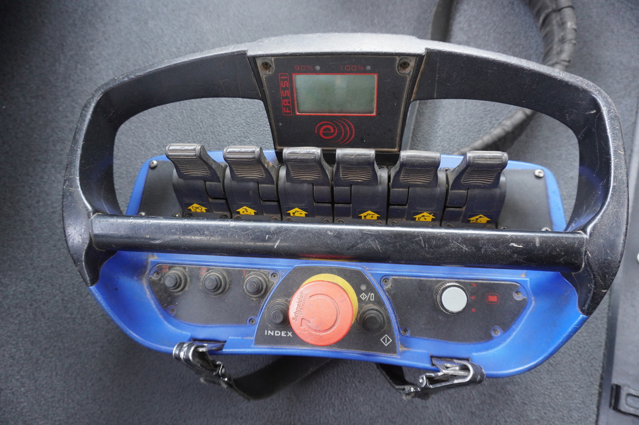 Platós teherautó, Darus autó MAN TGS 26.360 Flatbed / Fassi F175 7.7 T / steered 3rd axle: 10 kép. Platós teherautó, Darus autó MAN TGS 26.360 Flatbed / Fassi F175 7.7 T / steered 3rd axle: 10 kép.