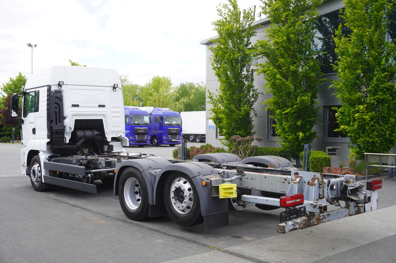 MAN TGS 26.420 / 7.5 m chassis / 14.5 t load cap. / Sleeping cab - Alvaz teherautó: 3 kép. MAN TGS 26.420 / 7.5 m chassis / 14.5 t load cap. / Sleeping cab - Alvaz teherautó: 3 kép.