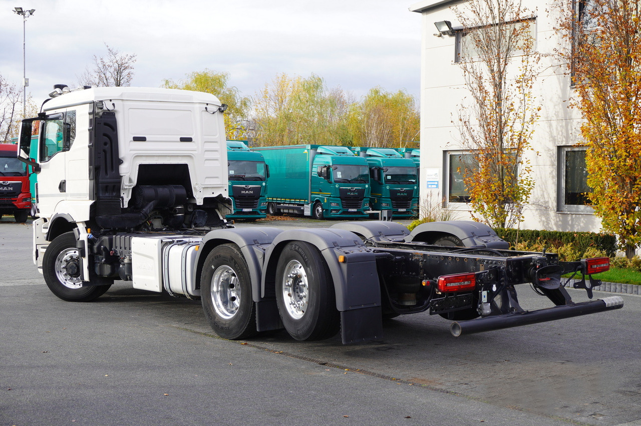 MAN TGS 26.510 6x4/4 Hydrodrive / Steering axle / Retarder / Sleeper cab - Alvaz teherautó: 3 kép. MAN TGS 26.510 6x4/4 Hydrodrive / Steering axle / Retarder / Sleeper cab - Alvaz teherautó: 3 kép.