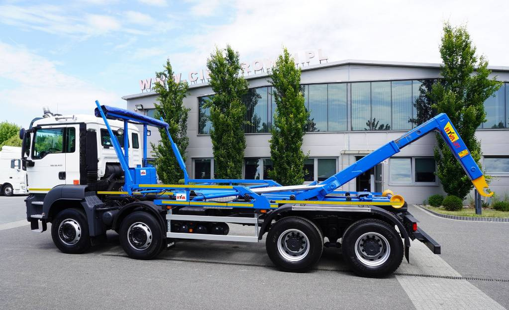 MAN TGS 35.400 8×4 HYVA LIFT 32.56 SE hooklift - Horgos rakodó teherautó: 3 kép. MAN TGS 35.400 8×4 HYVA LIFT 32.56 SE hooklift - Horgos rakodó teherautó: 3 kép.