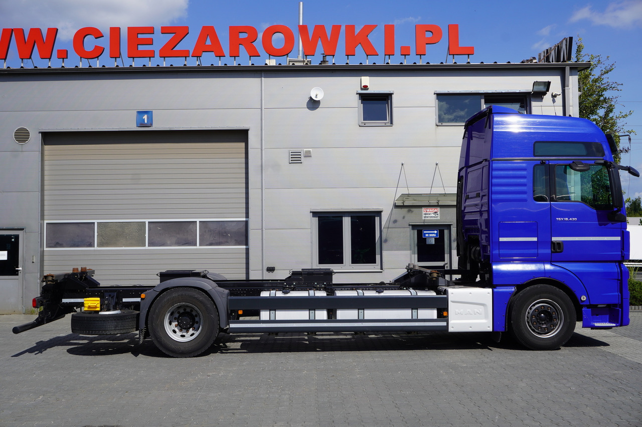 MAN TGX 18.430 / BDF / sleeping cab / 2021 / 4 units - Cserefelépítményes teherautó: 3 kép. MAN TGX 18.430 / BDF / sleeping cab / 2021 / 4 units - Cserefelépítményes teherautó: 3 kép.
