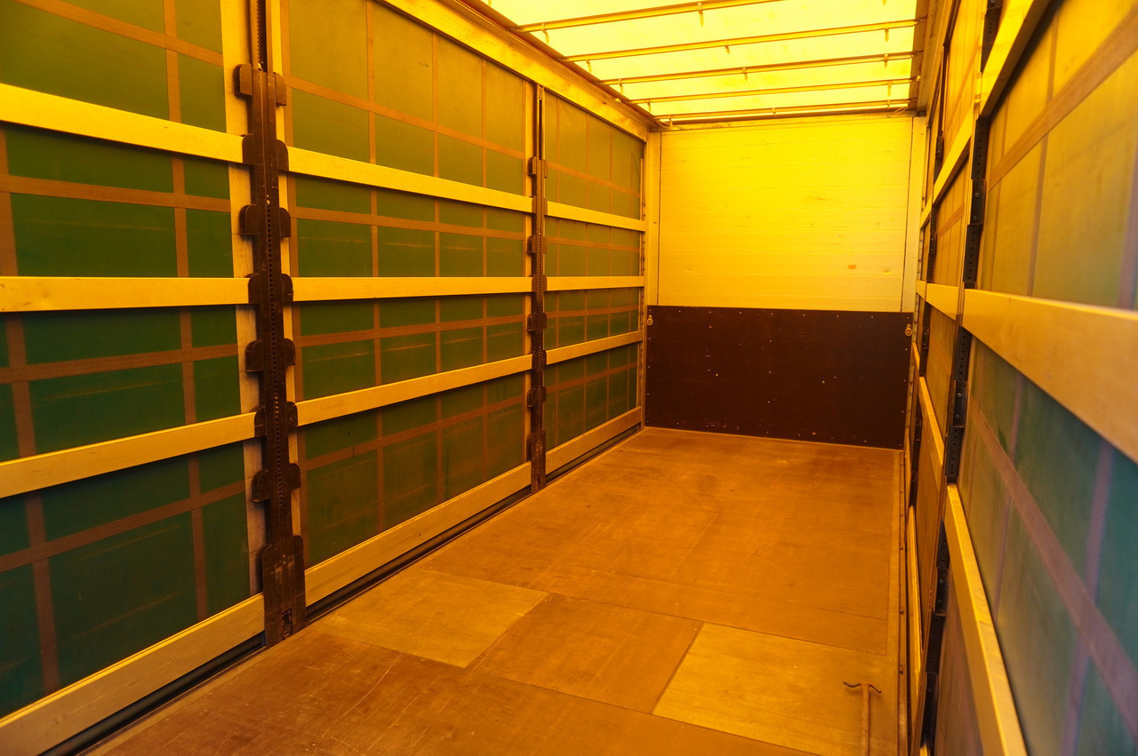 MAN TGX 18.470 / 2022 / Curtainsider 19 EPAL / Retarder / 15 units - Ponyvás teherautó: 5 kép. MAN TGX 18.470 / 2022 / Curtainsider 19 EPAL / Retarder / 15 units - Ponyvás teherautó: 5 kép.