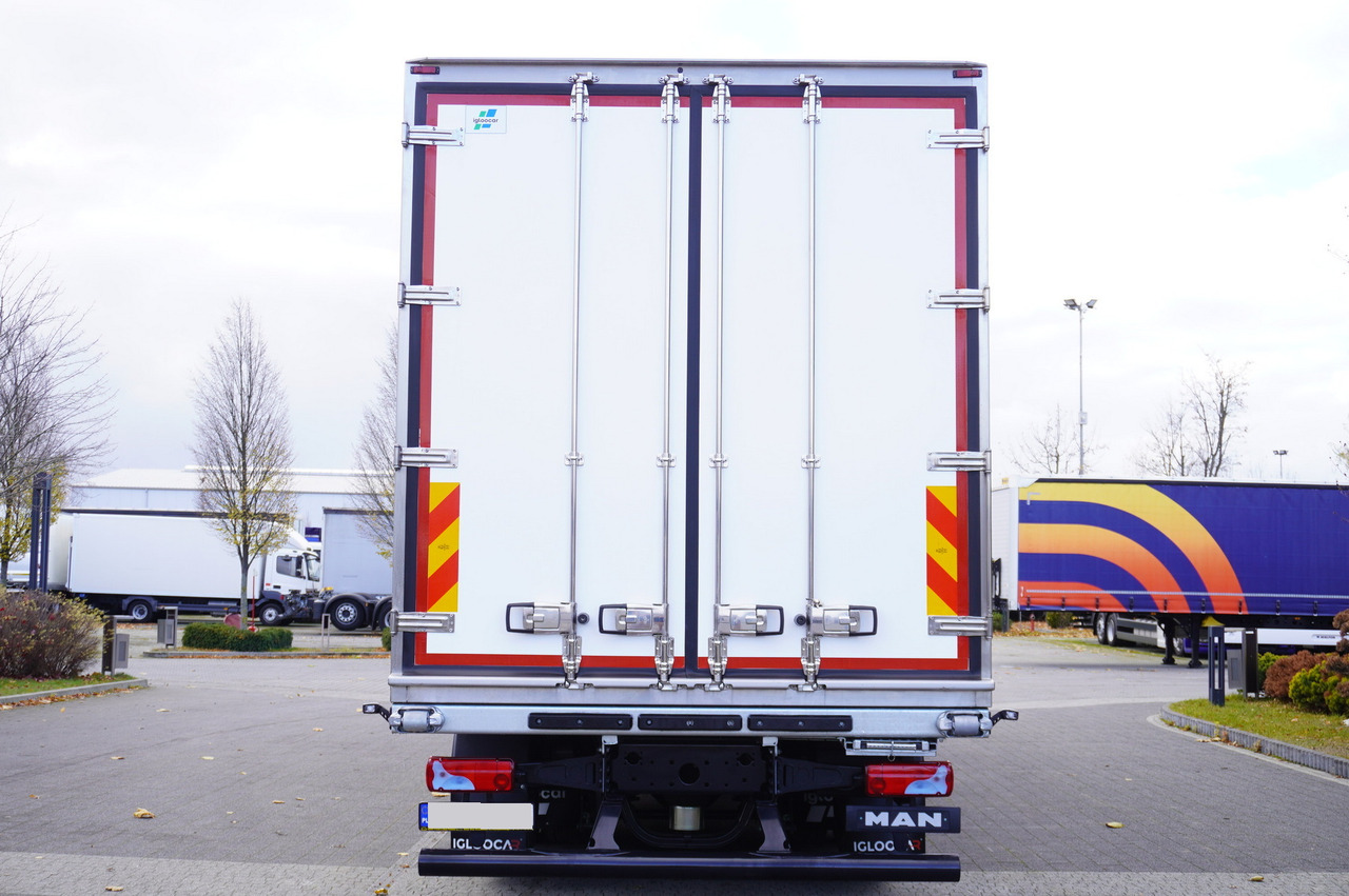 MAN TGX 26.400 / IGLOOCAR 20 pallets / Carrier Supra 1250 Silent - Hűtős teherautó: 4 kép. MAN TGX 26.400 / IGLOOCAR 20 pallets / Carrier Supra 1250 Silent - Hűtős teherautó: 4 kép.