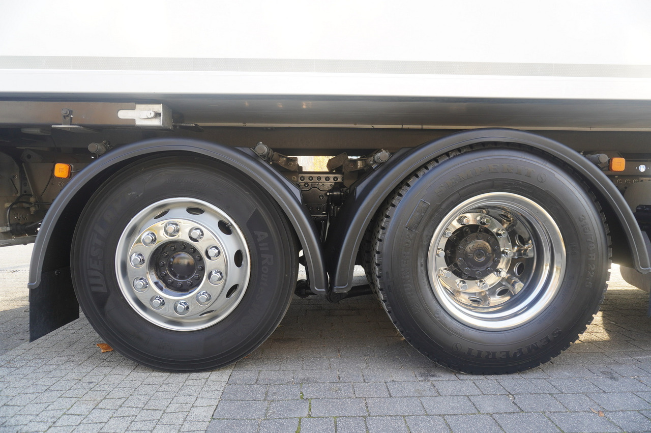 Hűtős teherautó MAN TGX 26.480 / 6x2 / Igloocar refrigerator 18 pallets / Thermoking: 9 kép. Hűtős teherautó MAN TGX 26.480 / 6x2 / Igloocar refrigerator 18 pallets / Thermoking: 9 kép.