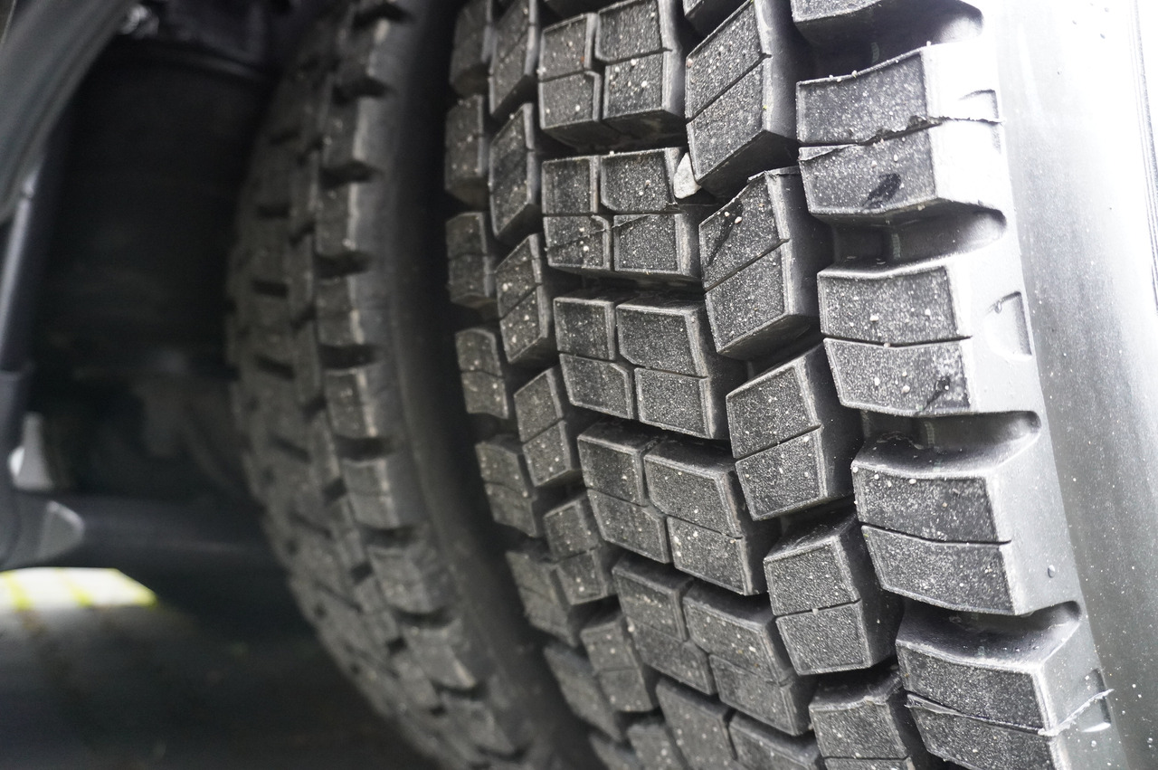 Hűtős teherautó MAN TGX 26.480 / 6x2 / Igloocar refrigerator 18 pallets / Thermoking: 27 kép. Hűtős teherautó MAN TGX 26.480 / 6x2 / Igloocar refrigerator 18 pallets / Thermoking: 27 kép.