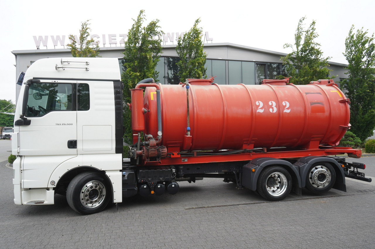 MAN TGX 26.500 / NEW Stal Septic barrel 13000 l / steering 3rd axle - Szippantó tartálykocsi: 2 kép. MAN TGX 26.500 / NEW Stal Septic barrel 13000 l / steering 3rd axle - Szippantó tartálykocsi: 2 kép.