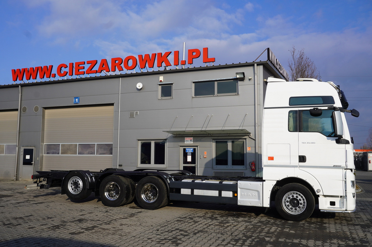 MAN TGX 35.580 E6 8x4/4 - 8.8m chassis frame - Darus autó: 4 kép. MAN TGX 35.580 E6 8x4/4 - 8.8m chassis frame - Darus autó: 4 kép.
