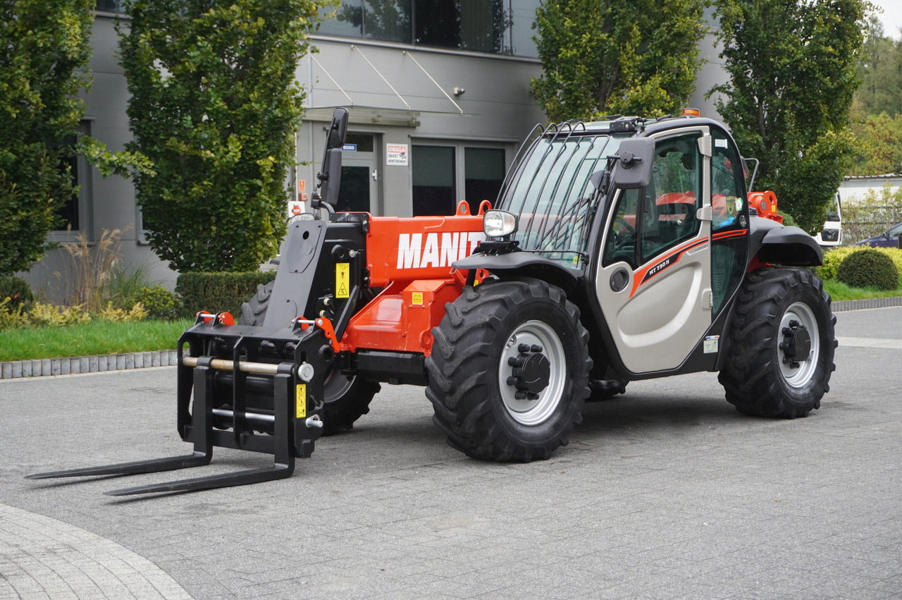 MANITOU MT 730 H / 7 m reach / 3 t / height 190 cm / 2900 MTH! / Joystick - Teleszkópos homlokrakodó: 2 kép. MANITOU MT 730 H / 7 m reach / 3 t / height 190 cm / 2900 MTH! / Joystick - Teleszkópos homlokrakodó: 2 kép.