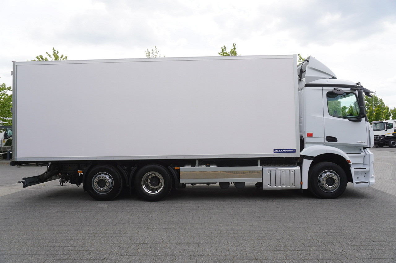 MERCEDES-BENZ 2543 / NEW Lamberet refrigerator/ 160 tho. km / steered 3rd axle - Hűtős teherautó: 3 kép. MERCEDES-BENZ 2543 / NEW Lamberet refrigerator/ 160 tho. km / steered 3rd axle - Hűtős teherautó: 3 kép.