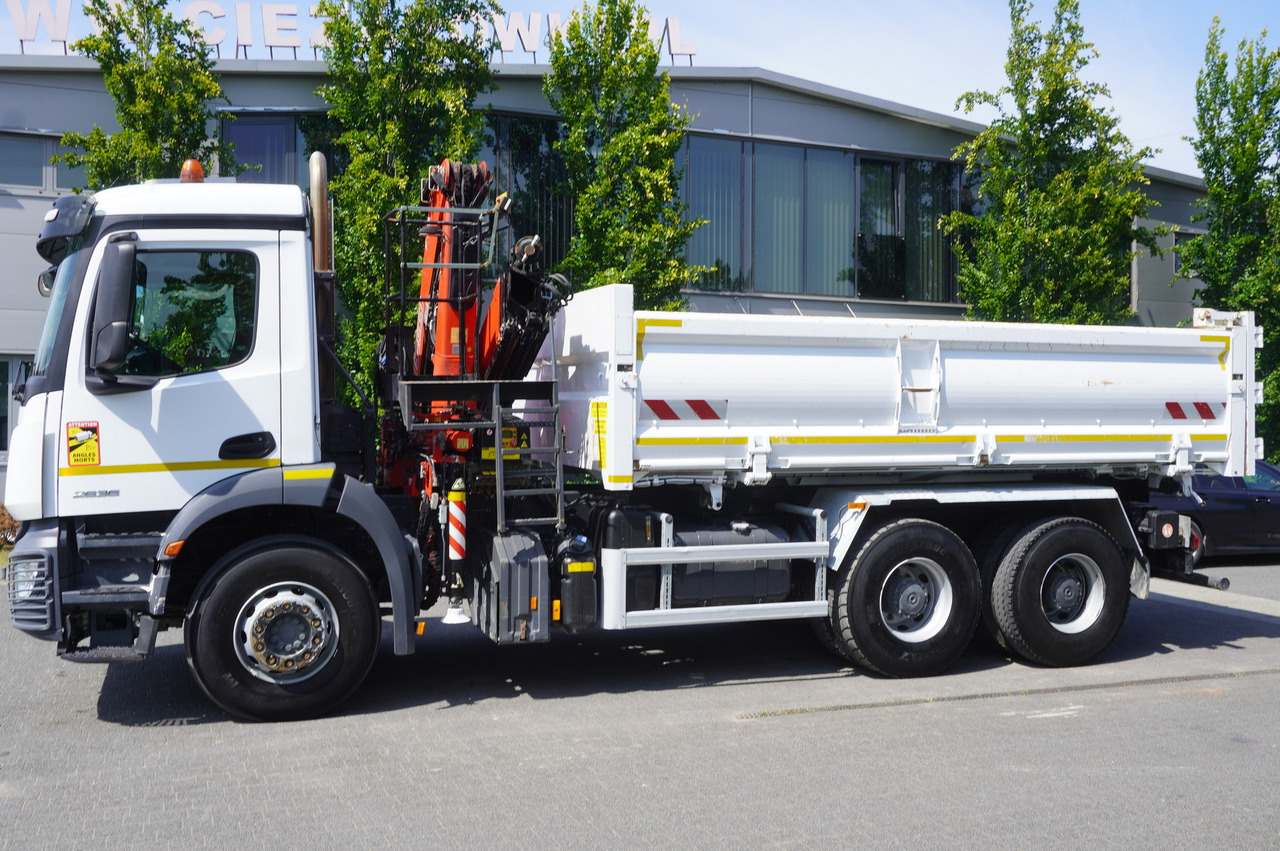 MERCEDES-BENZ AROCS 2636 / Fassi F155A.0.22 crane 6t / 120 tho. km / 3-sided dump truck / 2 x Bordmatic - Billenőplatós teherautó, Darus autó: 4 kép. MERCEDES-BENZ AROCS 2636 / Fassi F155A.0.22 crane 6t / 120 tho. km / 3-sided dump truck / 2 x Bordmatic - Billenőplatós teherautó, Darus autó: 4 kép.