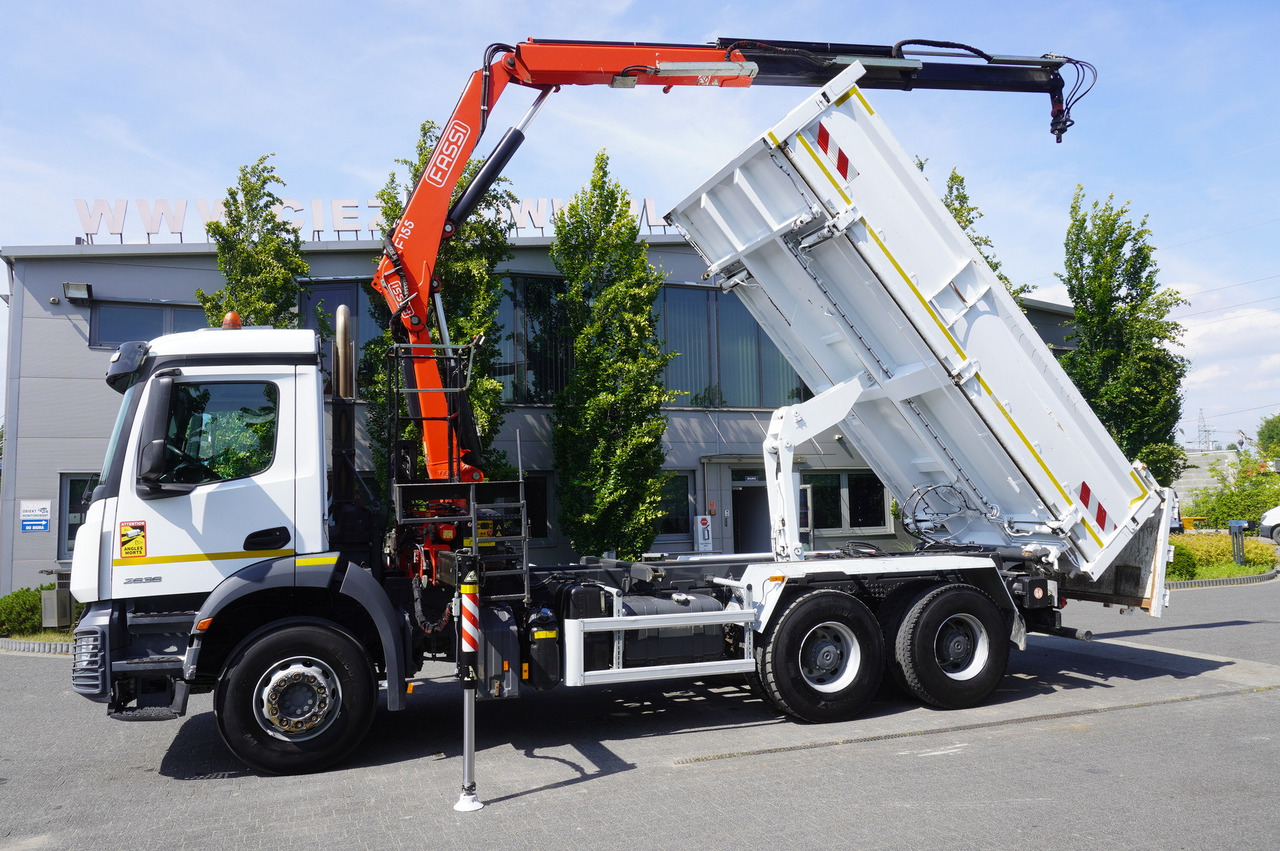 MERCEDES-BENZ AROCS 2636 / Fassi F155A.0.22 crane 6t / 120 tho. km / 3-sided dump truck / 2 x Bordmatic - Platós teherautó, Darus autó: 5 kép. MERCEDES-BENZ AROCS 2636 / Fassi F155A.0.22 crane 6t / 120 tho. km / 3-sided dump truck / 2 x Bordmatic - Platós teherautó, Darus autó: 5 kép.