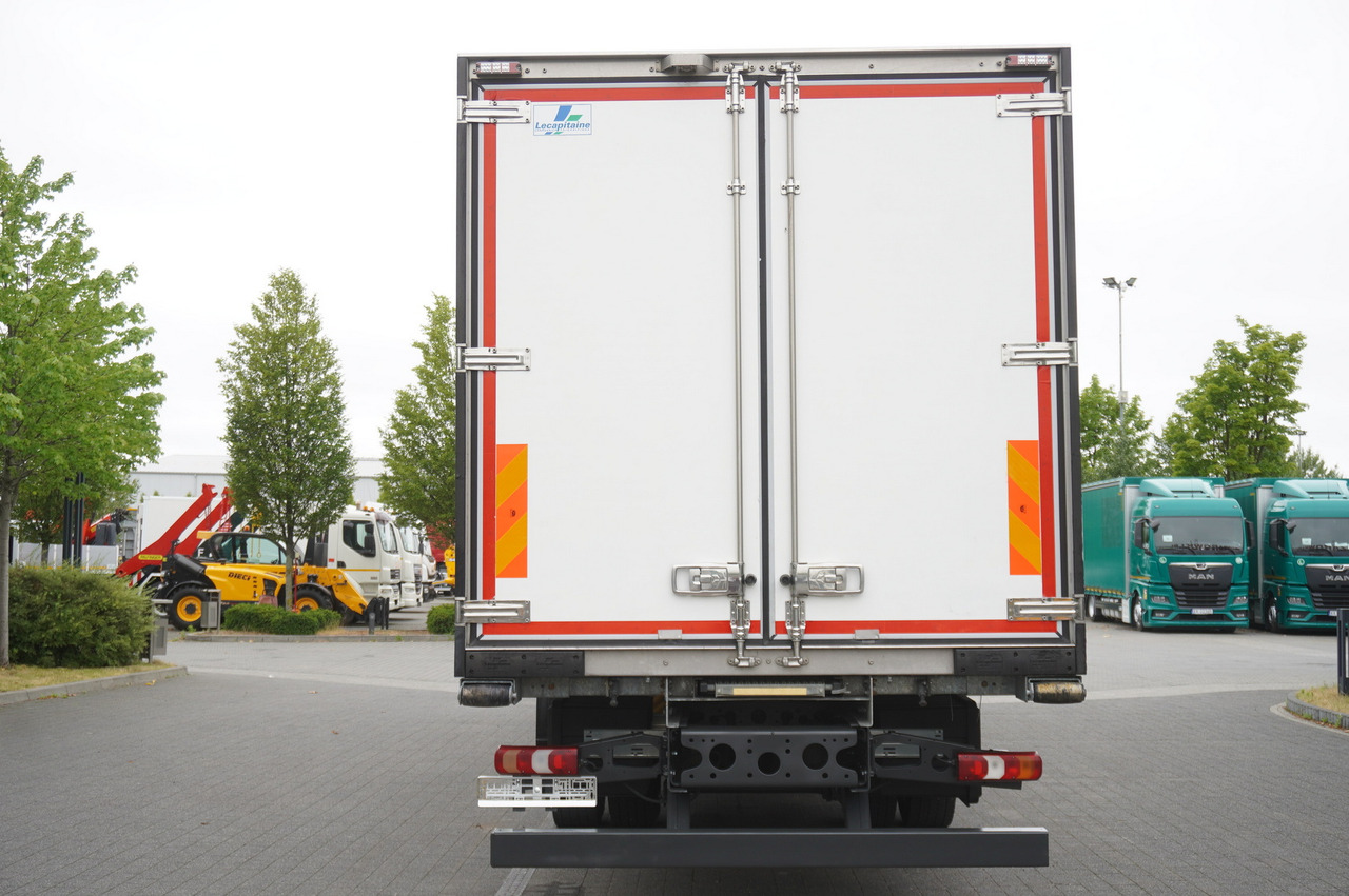 MERCEDES-BENZ Actros 1824 / Refrigerator 22 EPAL / Carrier Supra 950 / Sleeping cabin - Hűtős teherautó: 4 kép. MERCEDES-BENZ Actros 1824 / Refrigerator 22 EPAL / Carrier Supra 950 / Sleeping cabin - Hűtős teherautó: 4 kép.