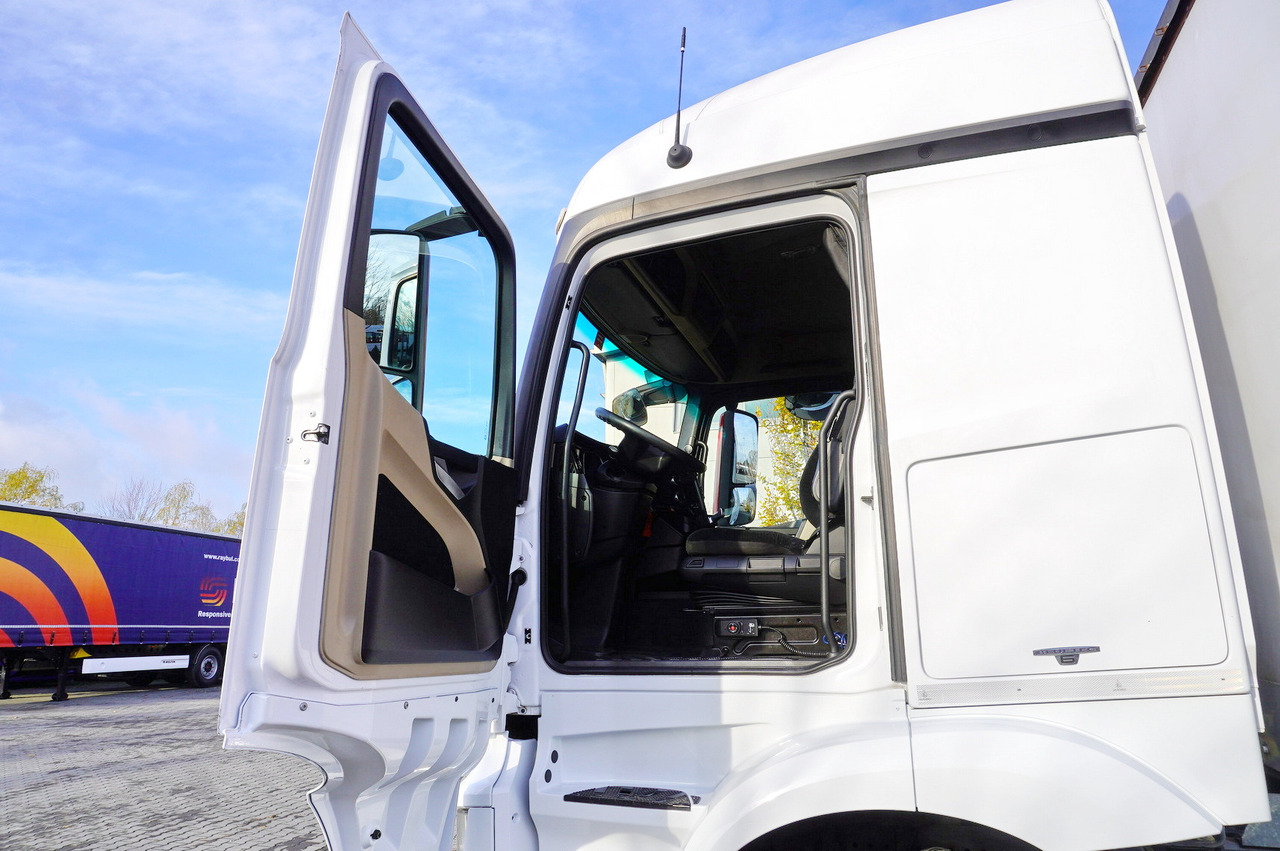 MERCEDES-BENZ Actros 1835 E6 4×2 / Curtainsider 21 pallets / tail lift 1.5t - Ponyvás teherautó: 5 kép. MERCEDES-BENZ Actros 1835 E6 4×2 / Curtainsider 21 pallets / tail lift 1.5t - Ponyvás teherautó: 5 kép.