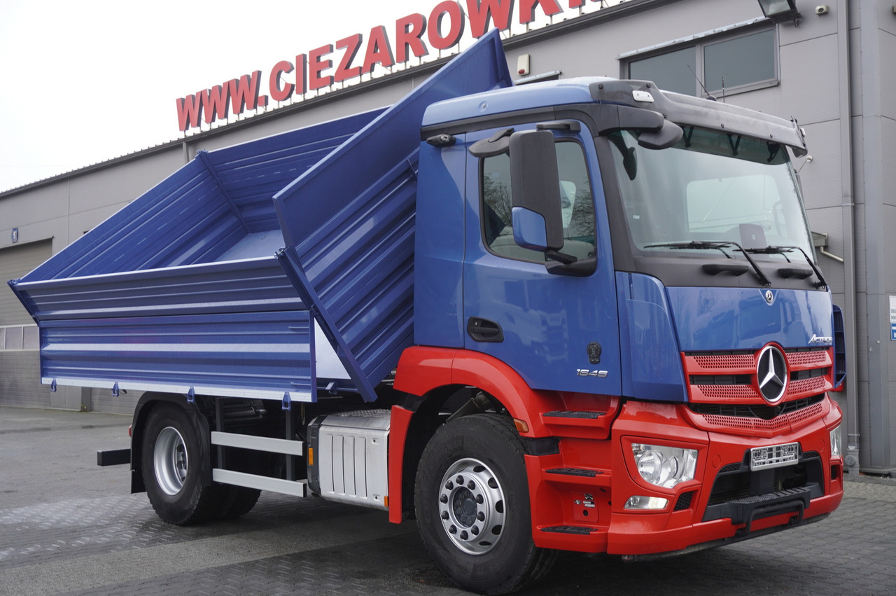 MERCEDES-BENZ Actros 1846 4×2 / NEW 3-sided tipper / 10 t load cap / Diff. lock - Billenőplatós teherautó: 2 kép. MERCEDES-BENZ Actros 1846 4×2 / NEW 3-sided tipper / 10 t load cap / Diff. lock - Billenőplatós teherautó: 2 kép.