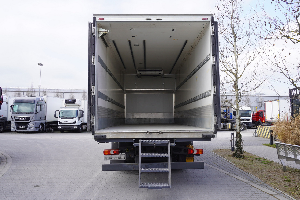 MERCEDES-BENZ Actros 2542 / GIGA cabin / Thermoking 1000R - Hűtős teherautó: 5 kép. MERCEDES-BENZ Actros 2542 / GIGA cabin / Thermoking 1000R - Hűtős teherautó: 5 kép.