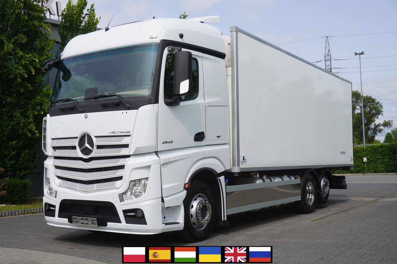 MERCEDES-BENZ Actros 2543 / Lecapitaine Refrigerator Multitemperature / Carrier Supra 950 MT - Hűtős teherautó: 1 kép. MERCEDES-BENZ Actros 2543 / Lecapitaine Refrigerator Multitemperature / Carrier Supra 950 MT - Hűtős teherautó: 1 kép.