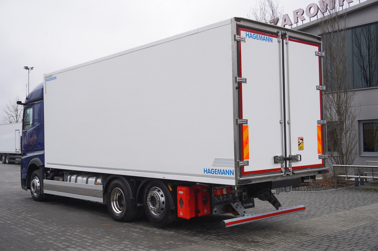MERCEDES-BENZ Actros 2545 / 2021 / Hagemann refrigerator Multitemperature - Hűtős teherautó: 3 kép. MERCEDES-BENZ Actros 2545 / 2021 / Hagemann refrigerator Multitemperature - Hűtős teherautó: 3 kép.