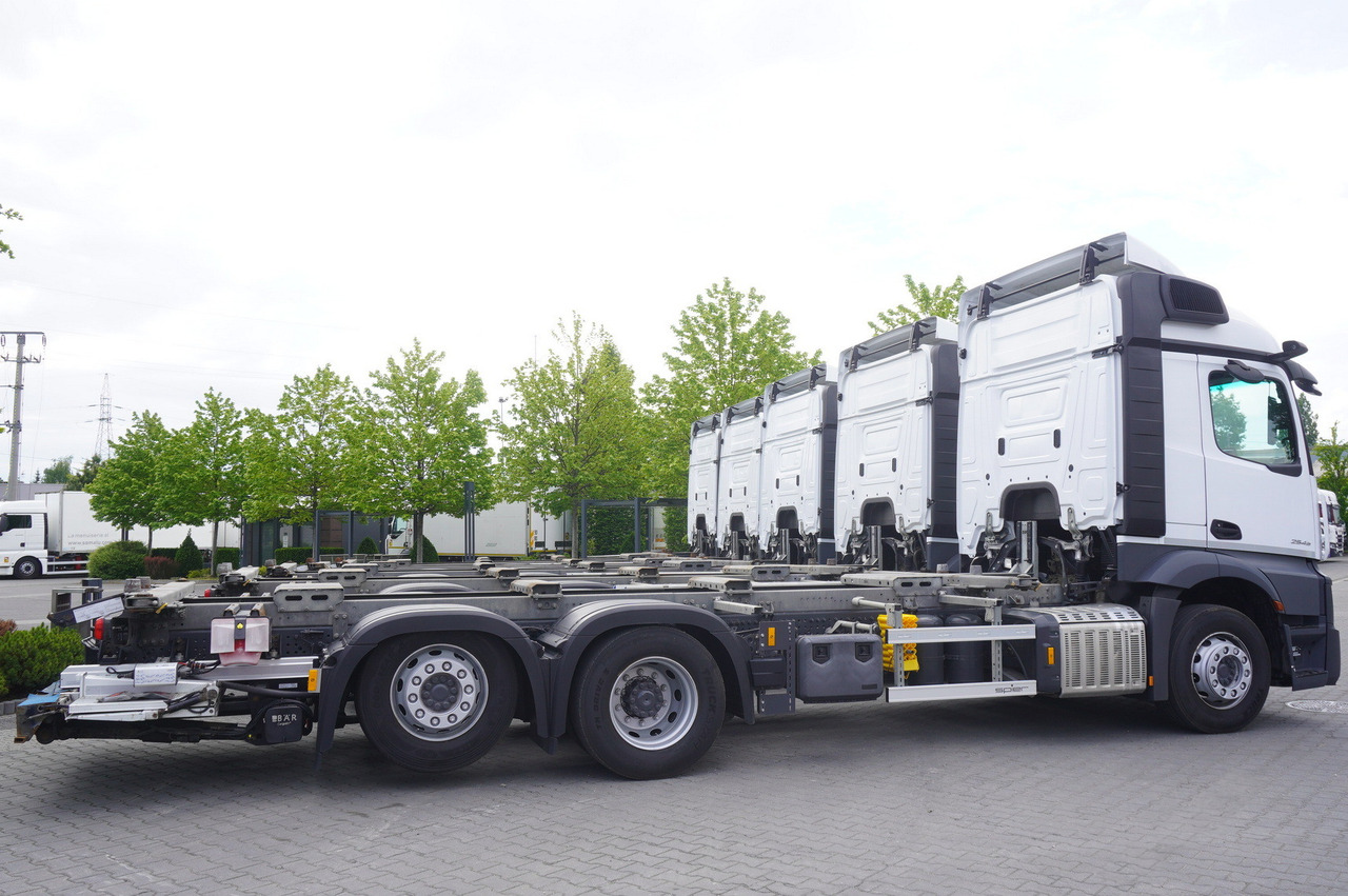 MERCEDES-BENZ Actros 2545 6×2 MP5 / ADR AT / 12 units - Cserefelépítményes teherautó: 3 kép. MERCEDES-BENZ Actros 2545 6×2 MP5 / ADR AT / 12 units - Cserefelépítményes teherautó: 3 kép.
