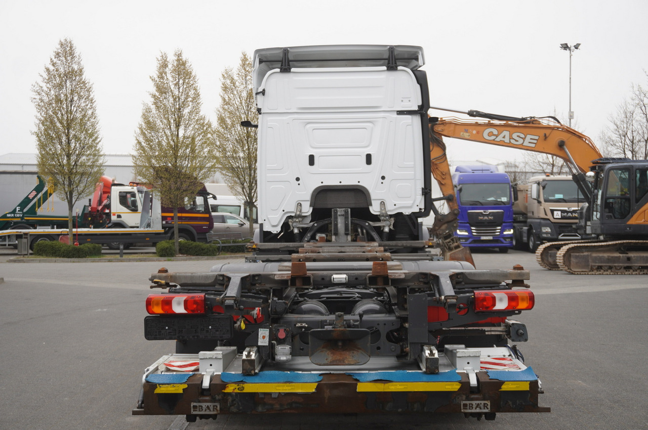 MERCEDES-BENZ Actros 2545 6×2 MP5 / FULL ADR / several units - Cserefelépítményes teherautó: 4 kép. MERCEDES-BENZ Actros 2545 6×2 MP5 / FULL ADR / several units - Cserefelépítményes teherautó: 4 kép.