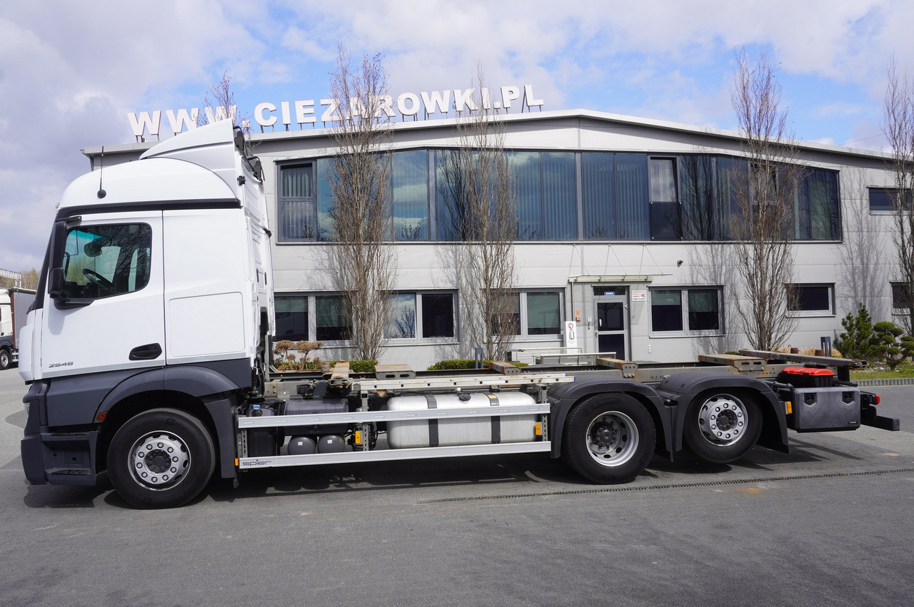 MERCEDES-BENZ Actros 2545 6×2 MP5 / FULL ADR / several units - Cserefelépítményes teherautó: 2 kép. MERCEDES-BENZ Actros 2545 6×2 MP5 / FULL ADR / several units - Cserefelépítményes teherautó: 2 kép.