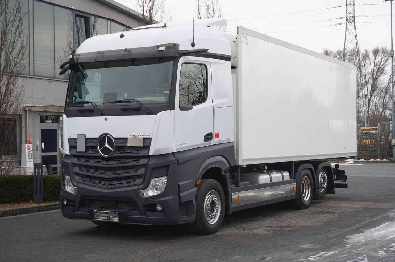 MERCEDES-BENZ Actros 2545 / Zaibas meat hook refrigerator 18 EPAL / 2022 - Hűtős teherautó: 1 kép. MERCEDES-BENZ Actros 2545 / Zaibas meat hook refrigerator 18 EPAL / 2022 - Hűtős teherautó: 1 kép.